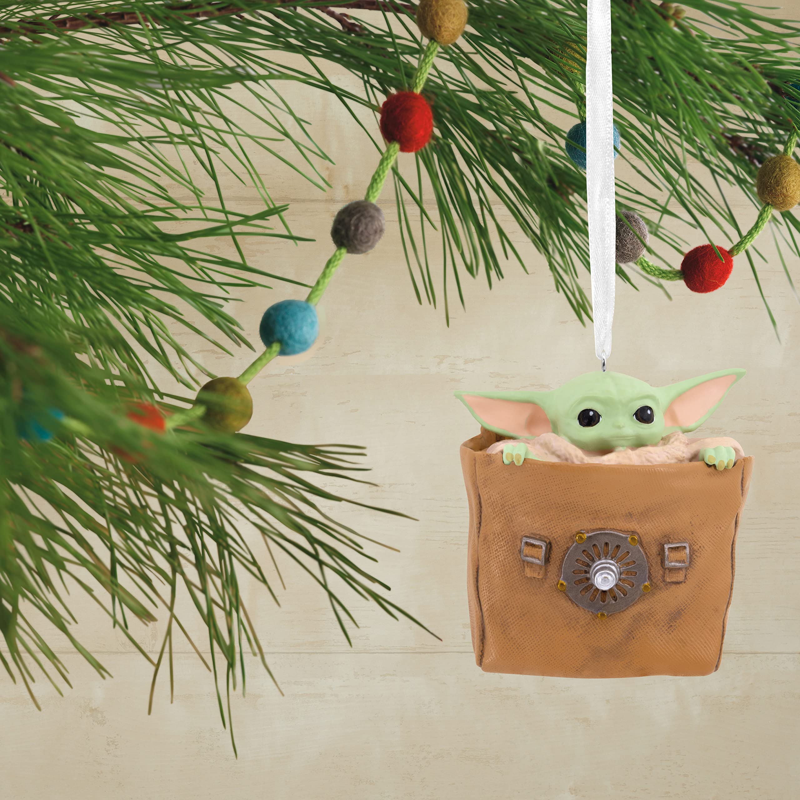 Amazon.co.jp: Hallmark Star Wars: The Mandalorian Grogu in Bag